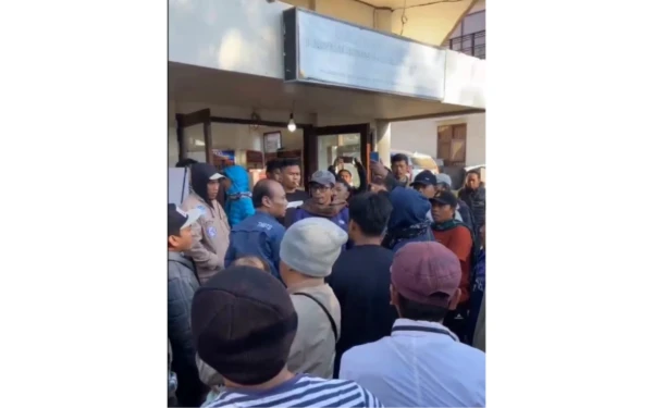 Thumbnail Berita - Sopir Jeep Bromo Ricuh di Kantor TNBTS Probolinggo, Sejumlah Aset Dirusak dan Hilang