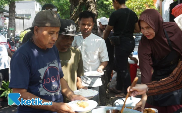 Thumbnail Berita - Warga di Jombang Sediakan Sarapan Gratis untuk Pengguna Jalan Setiap Rabu