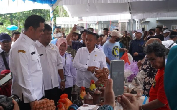 Thumbnail Berita - Ngantor di Desa Bungu, Mas Bupati Wiwit Dorong Pemerataan UMKM dan Pengembangan Pariwisata Desa