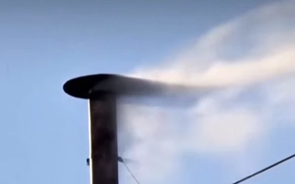 Thumbnail Breaking News! Asap Putih Muncul di Vatikan, Paus Baru Resmi Terpilih