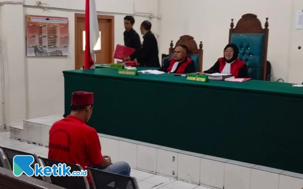 Thumbnail Berita - Lebih Ringan dari Tuntutan Jaksa, Datuk Penganiaya Dokter Koas Palembang Divonis 2 Tahun Penjara