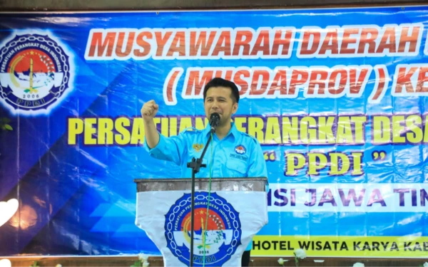 Thumbnail Berita - Jadi Penggerak Ekonomi Desa, Wagub Emil Ajak PPDI Jatim Sukseskan Koperasi Merah Putih