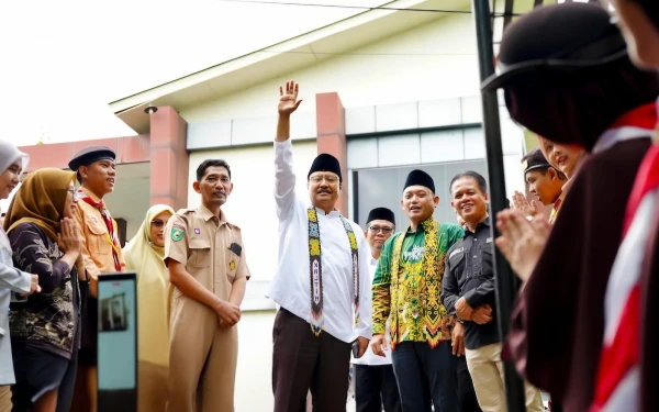 Thumbnail Berita - Gus Ipul: Sudah 300 Pengajuan Dari Kabupaten/Kota Dirikan Sekolah Rakyat