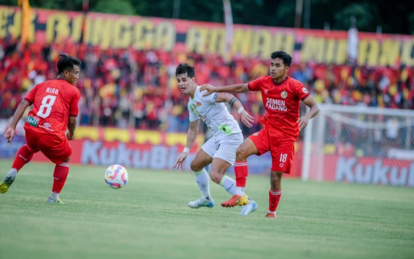 Thumbnail Susunan Pemain Persebaya vs Semen Padang, Ernando Ari Kembali Starter