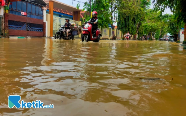 Thumbnail Berita - Lebih 1.000 Kepala Keluarga Terdampak Banjir di Pamekasan