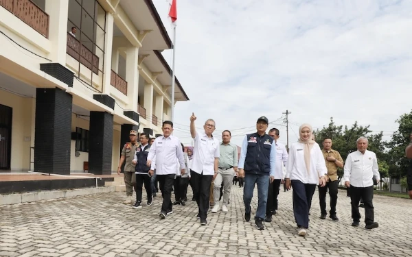 Thumbnail Berita - Mensos Gus Ipul Tinjau Kesiapan Sekolah Rakyat di Lampung, Verifikasi Calon Siswa dan Rekrut Tenaga Pendidik Dimulai