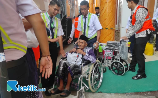 Thumbnail 14.098 JCH Embarkasi Surabaya Sudah Berangkat ke Tanah Suci