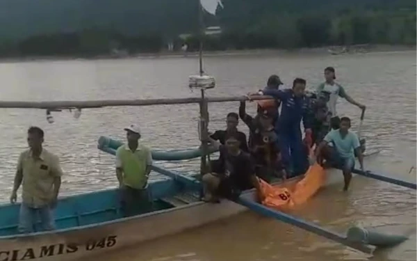 Thumbnail Pamit Cari Ikan, Pria Asal Sirnoboyo Ditemukan Tewas di Pantai Pancer Door Pacitan