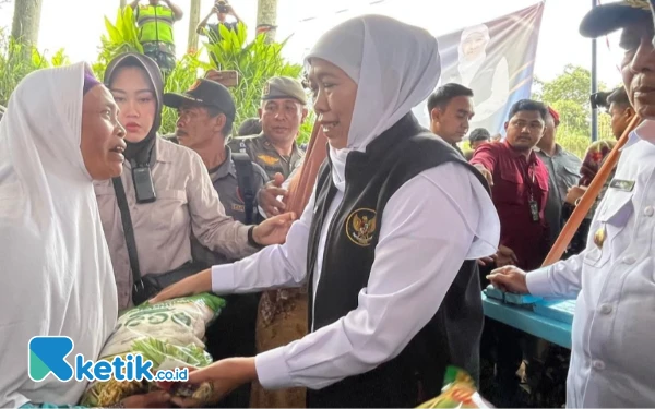 Thumbnail Lansia Dusun Sumbul di Malang Gembira Terima Beras Gratis dari Gubernur Khofifah