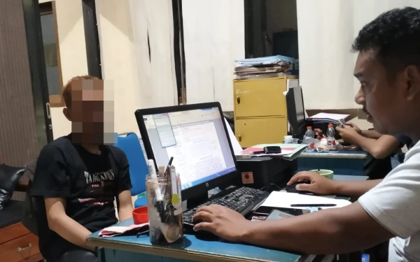 Thumbnail Berita - Polisi Ringkus Dua Pelaku Pemerasan dan Pengeroyokan di Kosan Sengon Pekalongan