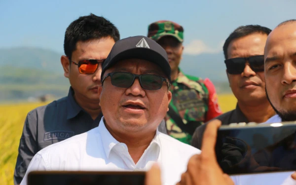 Thumbnail Sukses Serap Gabah Petani 425 Ribu Ton, Kepala Bulog Jatim Langgeng Wisnu: Tertinggi Sepanjang Sejarah!