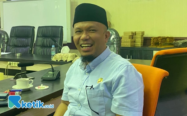 Thumbnail Prediksi Cuaca Buruk Akibat Gangguan Atmosfer, Komisi A DPRD Surabaya Minta Warga Awasi Anak