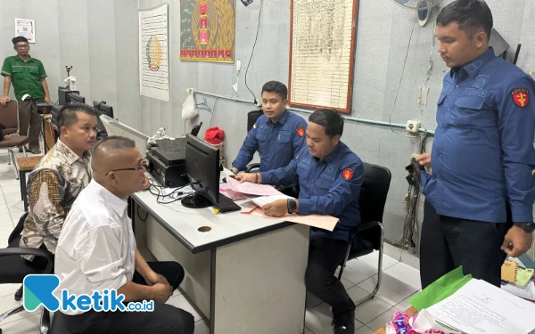 Thumbnail Tahap Dua Kasus Korupsi Disnakertrans Sumsel, Pemberi Suap dan Kabid Dilimpahkan ke Jaksa