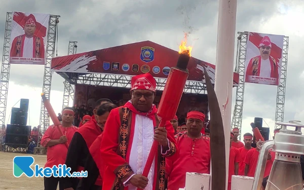 Thumbnail Berita - HUT Ke-208 Pattimura  di Raja Ampat Berlangsung Khidmat, Pesan Persaudaraan Dikumandangkan di Pantai WTC