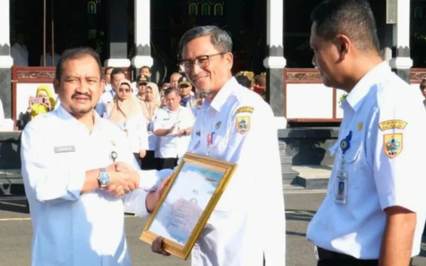 Thumbnail Berita - Tiga Penyelenggara Pelayanan Publik di Pemalang Raih Penghargaan