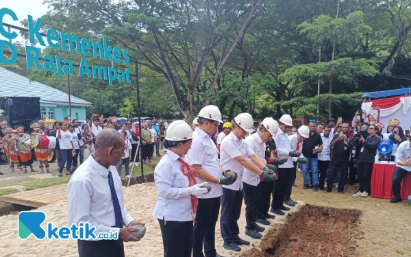 Thumbnail Berita - Peletakan Batu Pertama Dihadiri Menkes RI, RSUD Raja Ampat Bakal Naik Level