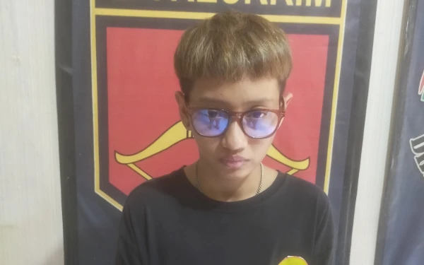 Thumbnail Berpura-pura Beribadah, Wanita Ini Malah Curi Uang Persembahan Gereja Bethany Surabaya