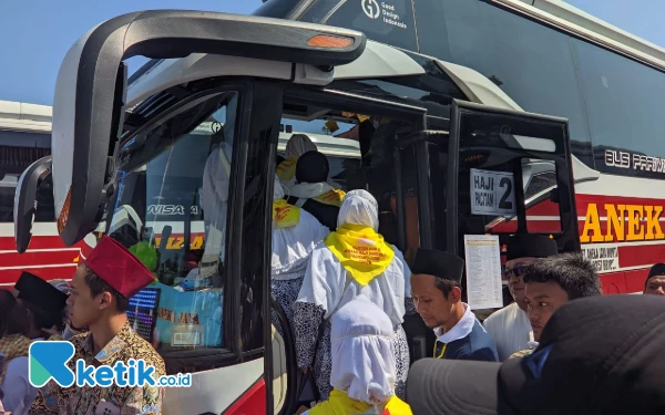 Thumbnail 203 Jamaah Haji Pacitan Bertolak ke Tanah Suci, Tiga Batal Berangkat