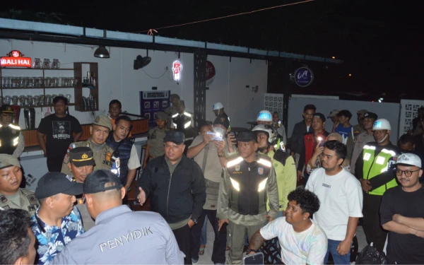 Thumbnail Wabup Rianto Bersama TNI-Polri Segel 2 Lokasi Tempat Hiburan Malam di Kabupaten Asahan