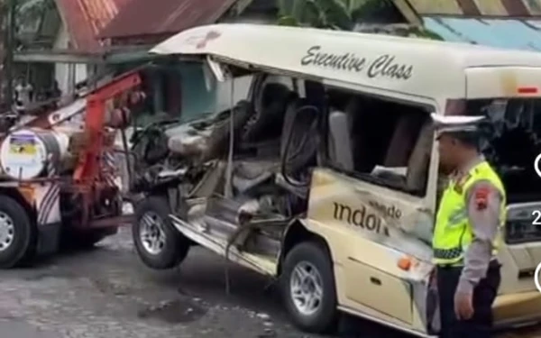 Thumbnail Berita - Kecelakaan Maut Tawangmangu, 5 Wisatawan Asal Cepu Meninggal