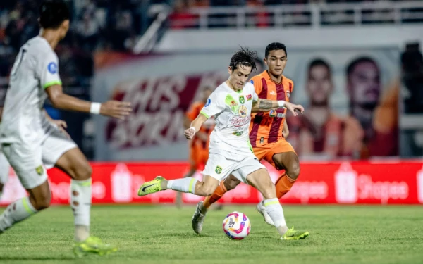 Thumbnail Uston Nawawi: Satu Poin dari Borneo Sangat Berarti untuk Persebaya