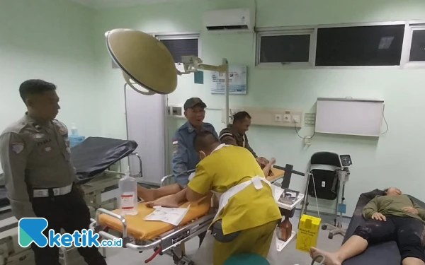 Thumbnail Polresta Bandung Gercep Bantu Bencana Longsor, 2 Bangunan Ambruk 3 Korban Luka