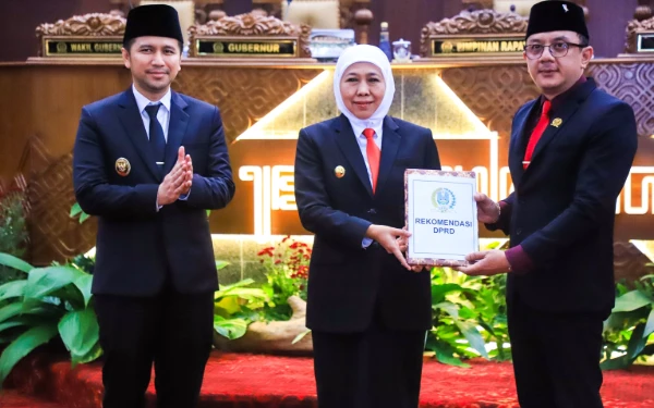Thumbnail DPRD Jatim Setujui LKPJ 2024, Gubernur Khofifah: Semua Rekomendasi Jadi Acuan Pembangunan Jatim