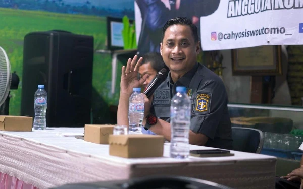 Thumbnail Reses DPRD Kota Surabaya, Cahyo Siswo Bakal Penuhi Permintaan Warga soal Alat Pemadam Kebakaran