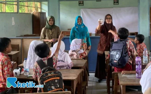 Thumbnail Krisis Guru di Pacitan: Kekurangan Capai 613 Orang per Mei 2025