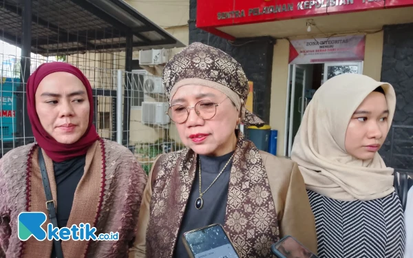 Thumbnail Suami Owner Travel Umroh Ternama Palembang Tak Hadiri Mediasi KDRT di Polda Sumsel