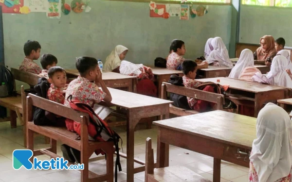 Thumbnail Miris, Kekurangan Guru Masih Bayangi Sejumlah Sekolah Negeri di Pacitan