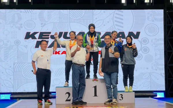 Thumbnail Angkat Besi Jatim Raih 3 Emas di Kejurnas, Ketua PABSI: Kami Belum Puas