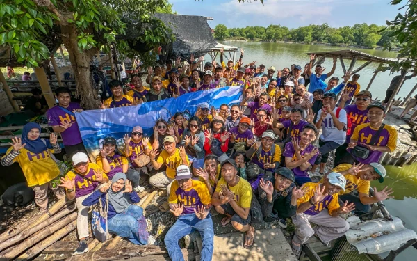 Thumbnail Puncak HUT ke-9, Premier Place Hotel Surabaya Airport Gelar Mancing Bareng di Kolam Pemancingan Pak Win