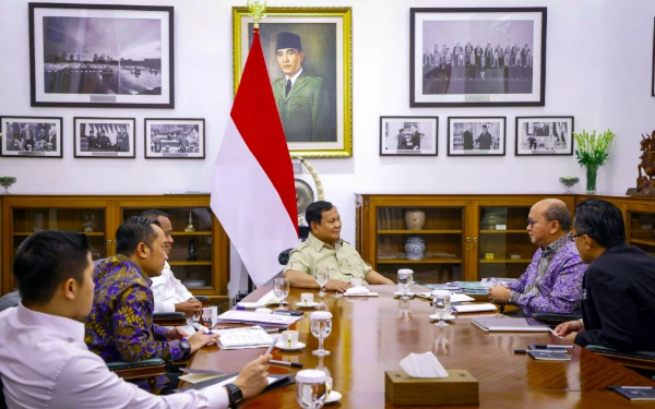 Thumbnail Pulang dari Thailand, Prabowo Langsung Panggil Empat Menteri Bahas Percepatan Hilirisasi