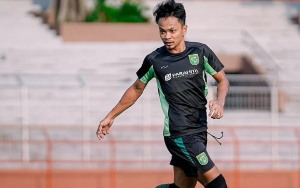Thumbnail Persebaya Hadirkan Sosok Spesial Jelang Lawan Bali United, M Hidayat?