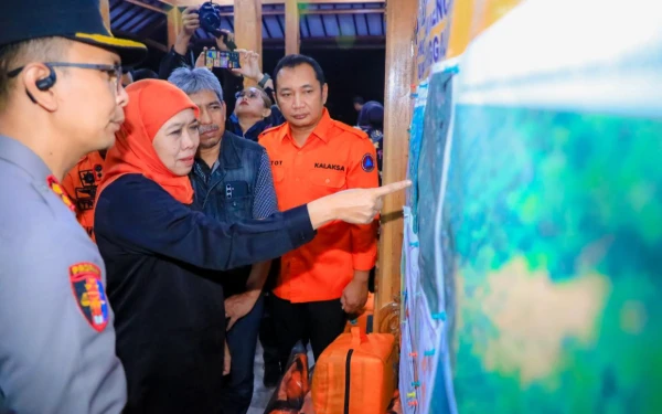 Thumbnail Berita - Gubernur Khofifah Gercep Tangani Bencana Longsor di Trenggalek, Minta Pemkab Segera Siapkan Lahan Relokasi