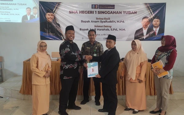 Thumbnail Berita - Pisah Kenal SMA Negeri 1 Singgahan Tuban, Tugas Berat Menanti Andi Harahap