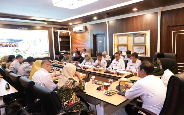 Thumbnail Berita - Tingkat UHC Belum Maksimal, Pemkab Lumajang Kejar Target JKN Capai 98 Persen