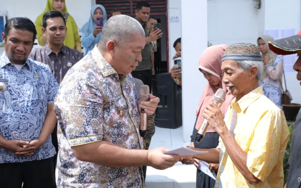 Thumbnail Pemkab Asahan Serahkan BPJS Kesehatan Gratis dan KIP Untuk Warga 4 Kecamatan