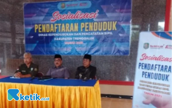 Thumbnail Berita - Dispendukcapil Trenggalek Sosialisasikan Identitas Kependudukan Digital di Desa Ngadirejo