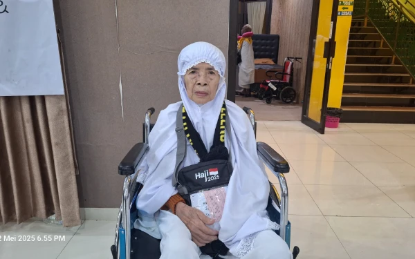 Thumbnail Tabung Uang Hasil Jual Cengkih, Nenek 89 Tahun Asal Bali Akhirnya Berangkat Haji