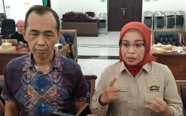 Thumbnail Berita - DPRD Lumajang Setuju Kalau Warga Blokade Jalan Menuju HGU PT Kalijeruk Baru