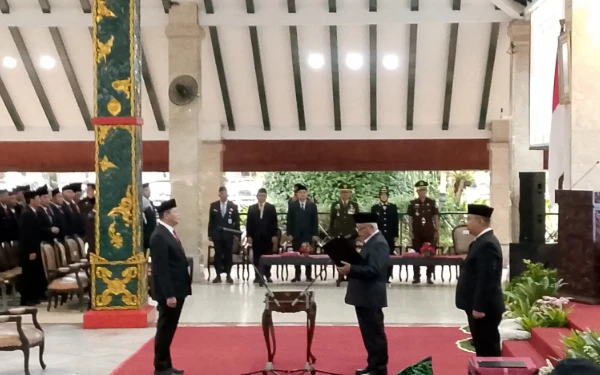 Thumbnail Bupati Malang Lantik Nurcahyo Sebagai Pj Sekda, Ini Atensi yang Harus Dilakukan