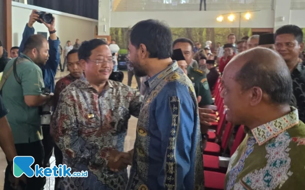 Thumbnail Berita - Percepatan Kopdes Merah Putih, Bupati Safriadi Oyon Hadiri Pertemuan dengan Wamen Koperasi