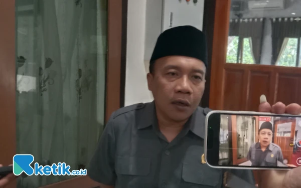 Thumbnail Berita - DPRD Trenggalek Gelar Paripurna, Eksekutif Jawab Pandangan Fraksi Terkait Perda Nomor 17 Tahun 2016