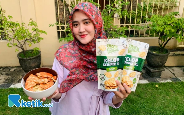 Thumbnail Berita - Renyahnya Kelor Keripik Ku dan Kumori,  Camilan Sehat SMAN 1 Gondangwetan yang Bikin Nagih!