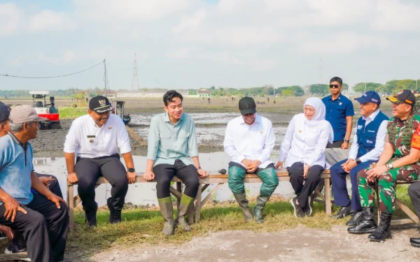 Thumbnail Dampingi Wapres Gibran, Gubernur Khofifah Tunjukkan Produktivitas Padi Ngawi
