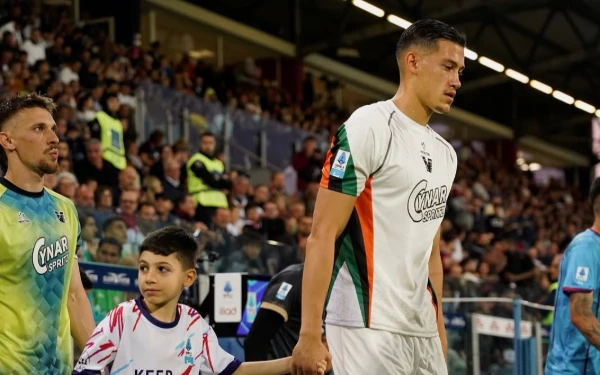 Thumbnail Jay Idzes Luapkan Kesedihan Usai Tahu Venezia Degradas