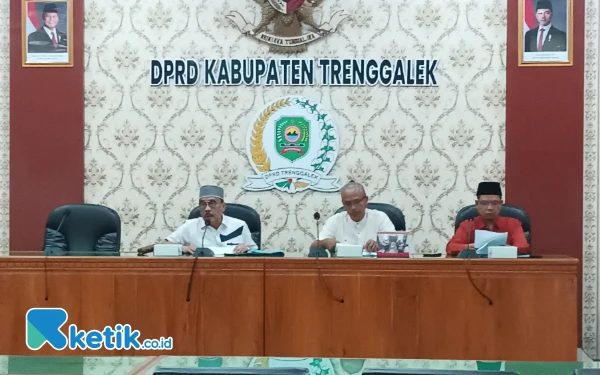 Thumbnail Berita - Pansus SOTK DPRD Trenggalek Gelar Rapat Internal Terkait Rancangan Perubahan Perda Nomor 17 Tahun 2016