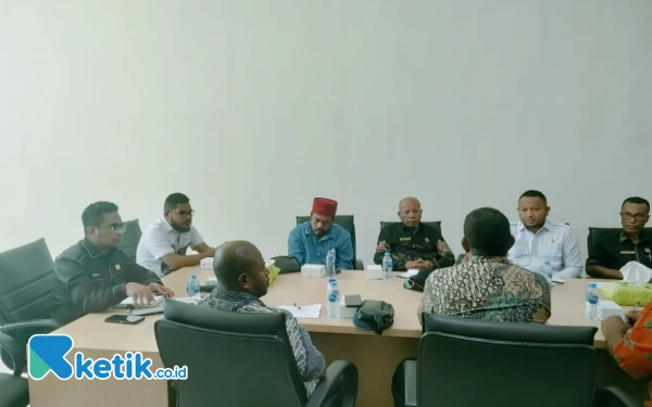 Thumbnail Berita - Ketua DPRD Raja Ampat: Raja Ampat Selatan Wajib Dimekarkan